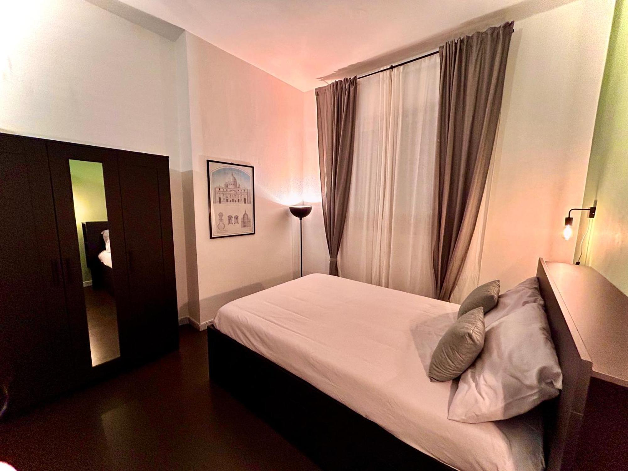 Jef San Giovanni, Apartamento Roma